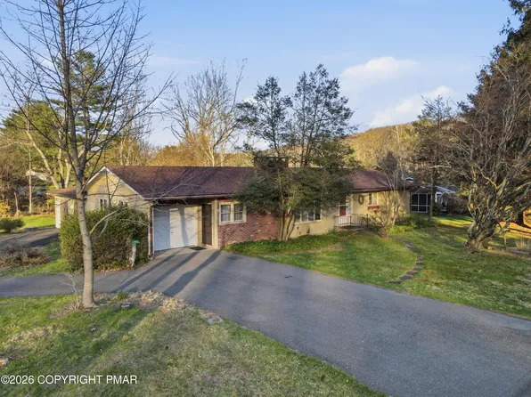 301 Norton Rd, Stroudsburg, PA 18360