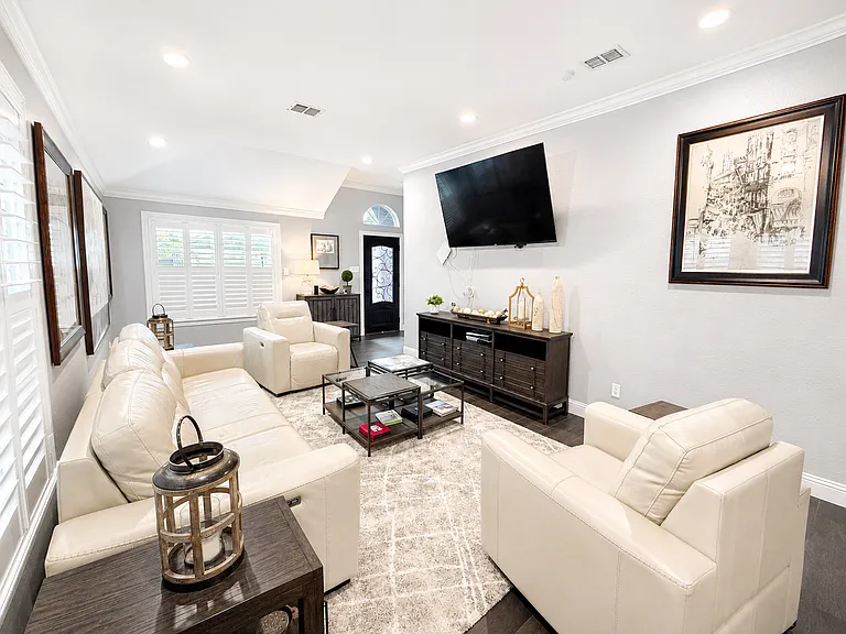 5529 Ridge View Dr — Photo 3