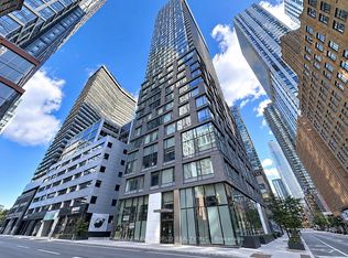 101 Peter St Unit Penthouse 10, Toronto, ON M5V 0G6