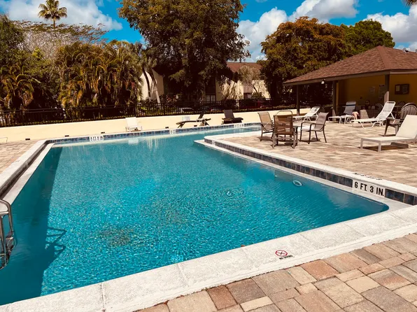 1480 Green Valley Cir, Naples, FL 34104