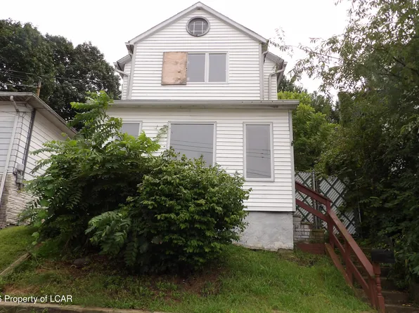 1008 Ridge St, Hanover Township, PA 18706