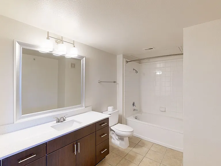 Residences at the Domain — Photo 95