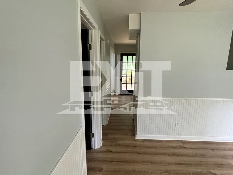 406 Hawthorne Dr — Photo 5