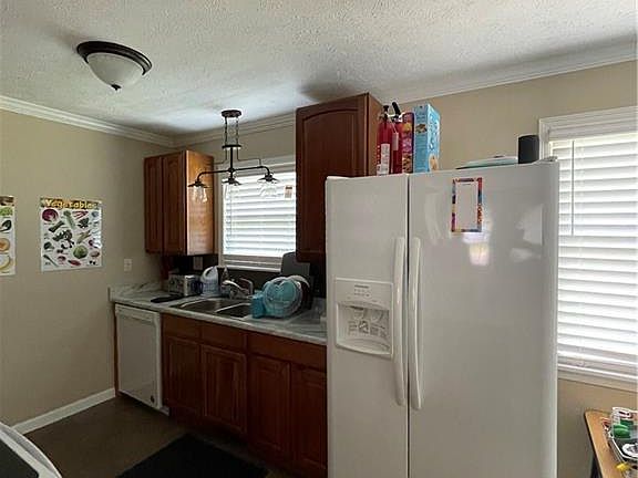 2nd image of 3914 Prescott Ave