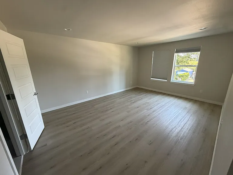 345 Golden Gate Ave — Photo 14