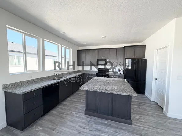 4673 W Miramonte Way #82, Kearns, UT 84118