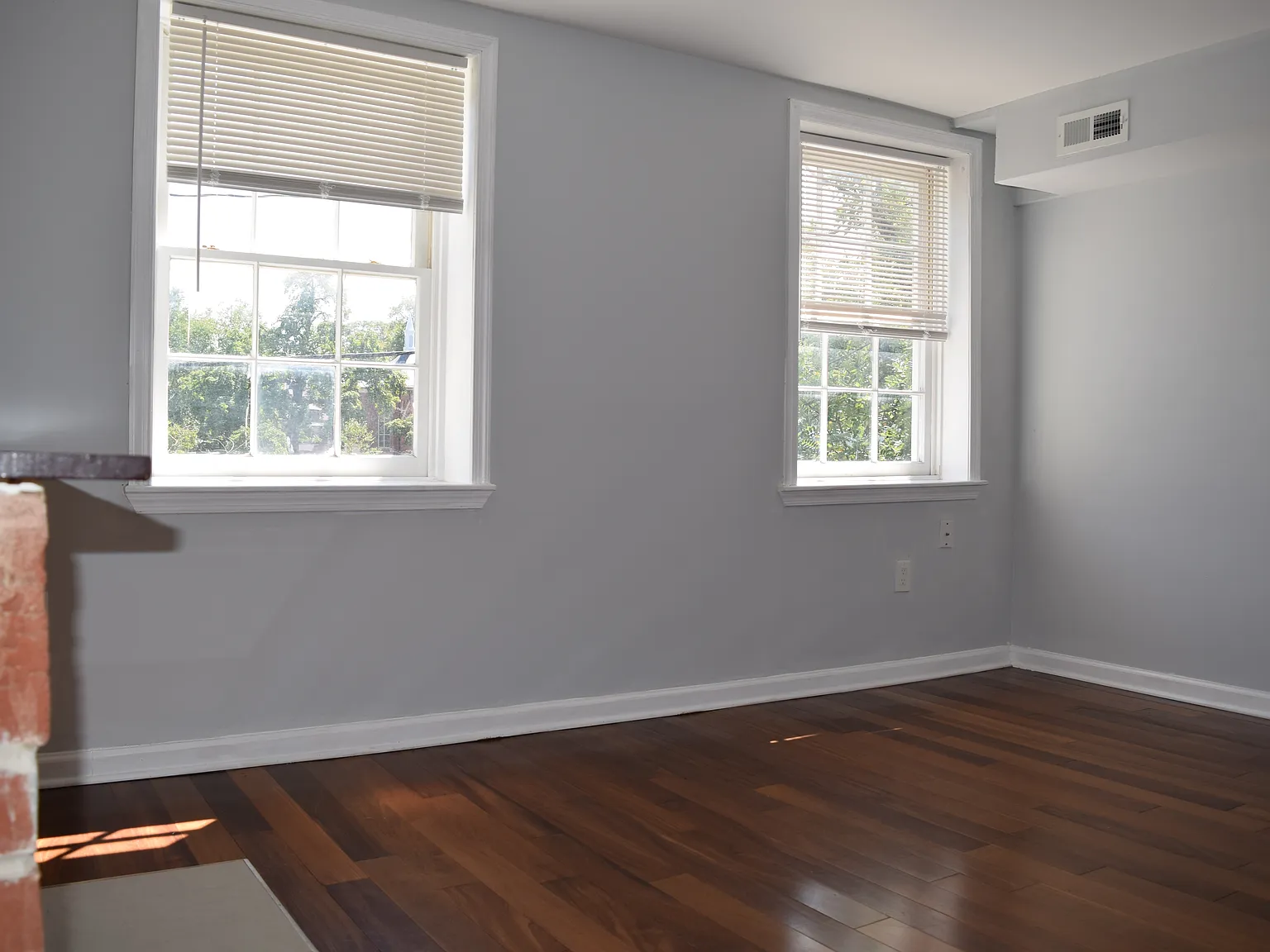 2 bed, 900 sqft, $1,360 — Photo 4