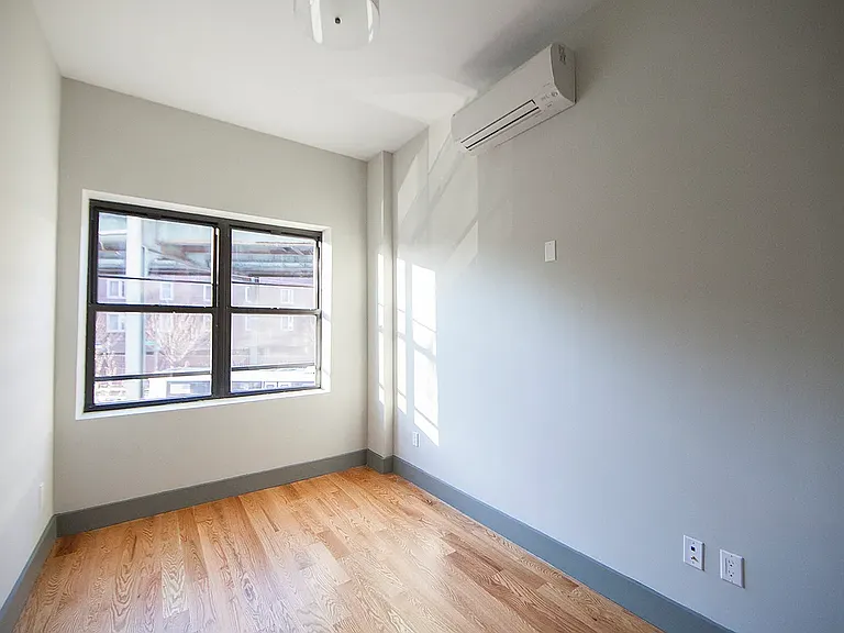 86 Suydam St #1R — Photo 5