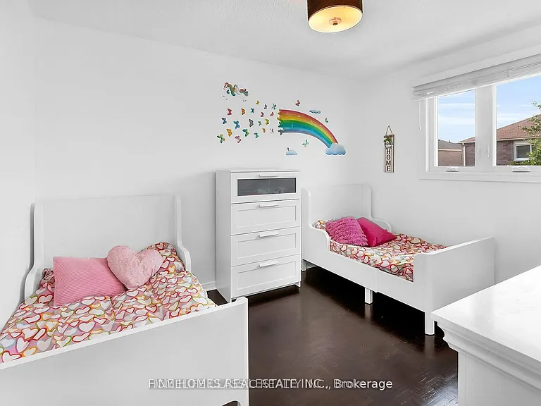72 Gayla St — Photo 15