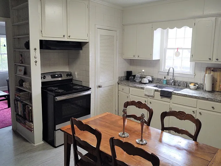 15 N Fisher St — Photo 9
