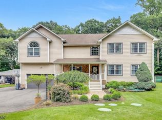 118 Colfax Rd, Wayne, NJ 07470