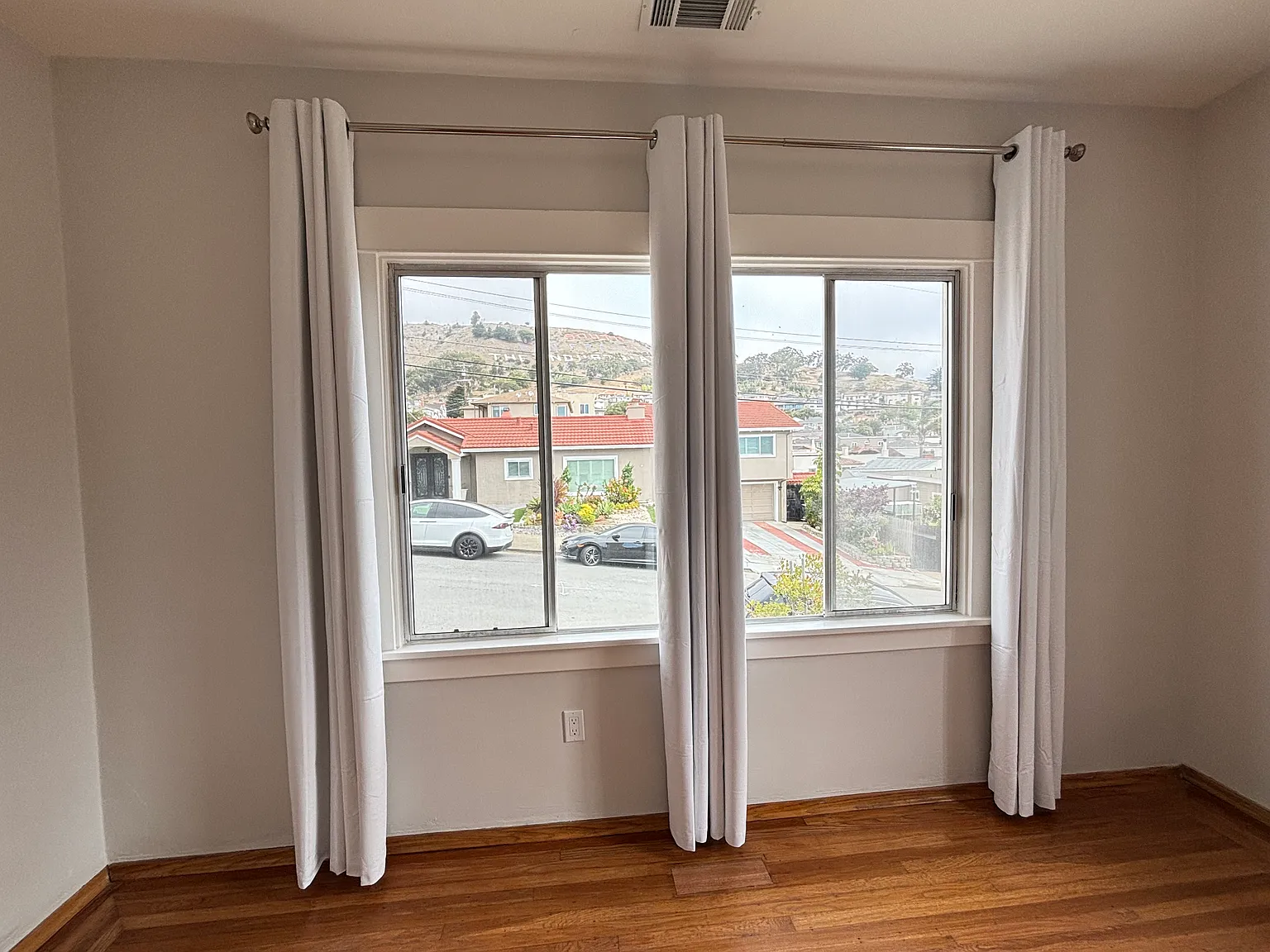 3 bed, 1340 sqft, $5,100 — Photo 4