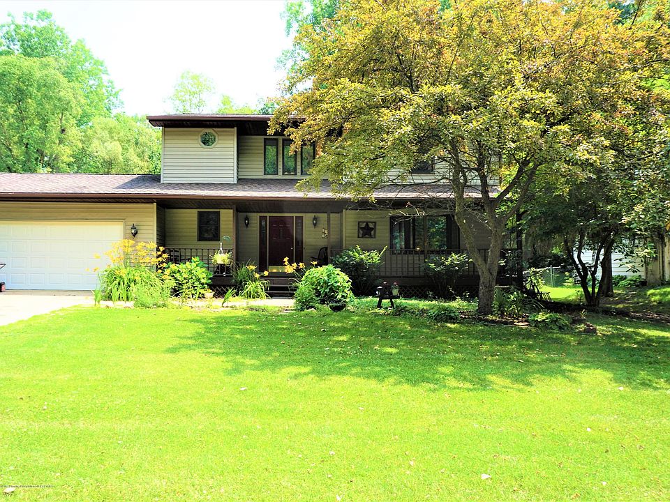 1st image of 905 E Geneva Dr