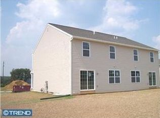 38 Calais Dr, Reading, PA 19605