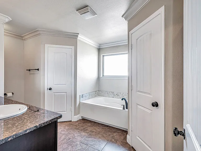 423 O'Rourke St — Photo 11