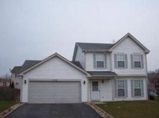 2112 Aberdeen Dr, Carpentersville, IL 60110