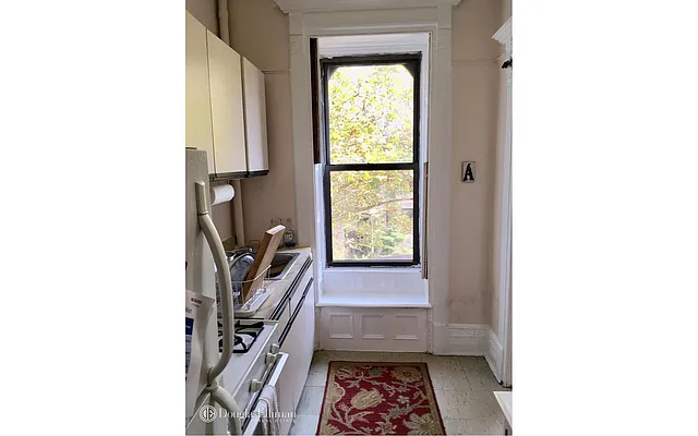 Rented by Douglas Elliman | media 28