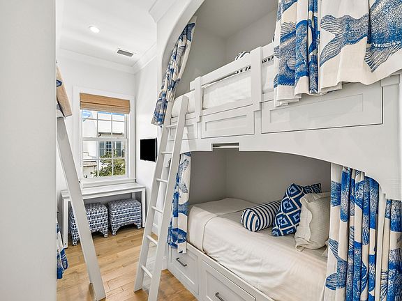 5th image of 74 Nonesuch Way