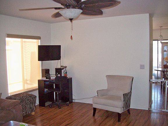 3rd image of 12533 W Ash St