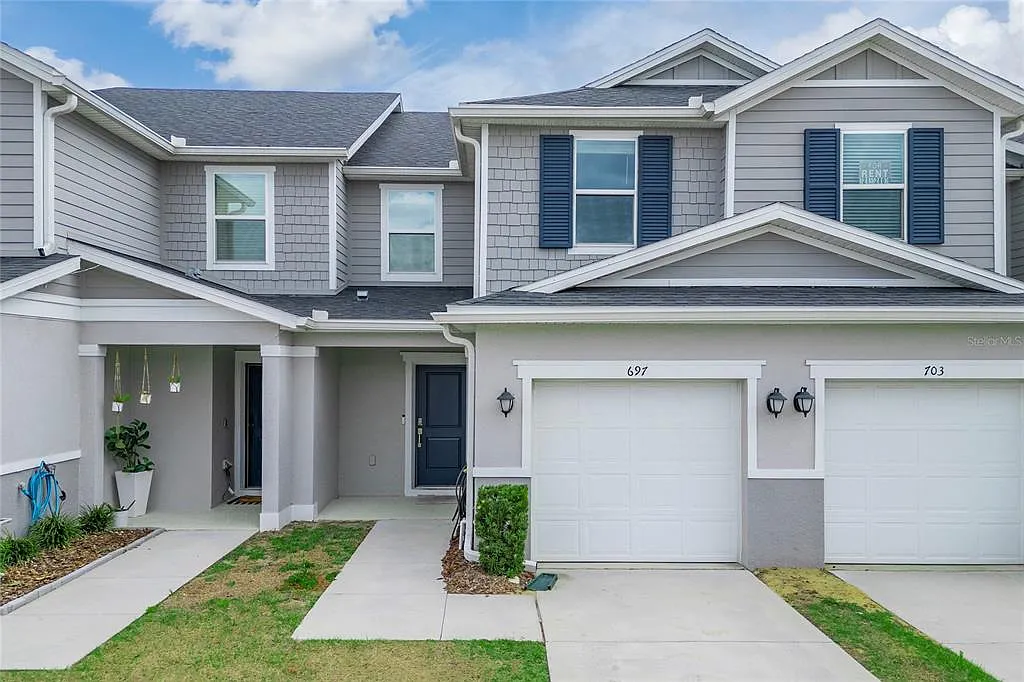 3 bed, 2.5 bath, 1453 sqft, $2,150 — Photo 1