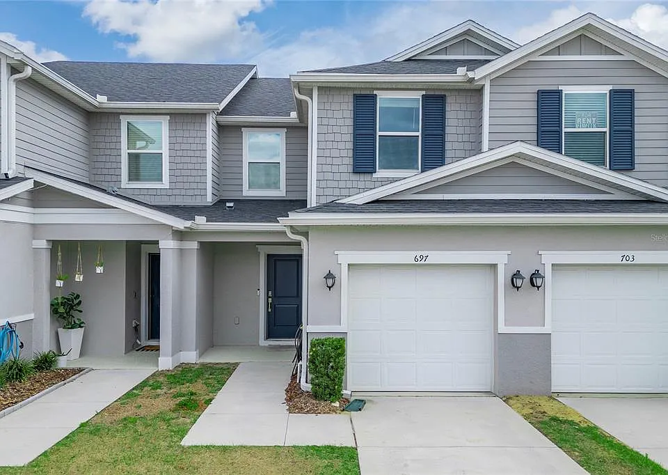 697 Stoney Point Cir