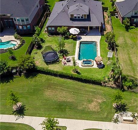 4th image of 2422 Monarch Terrace Dr