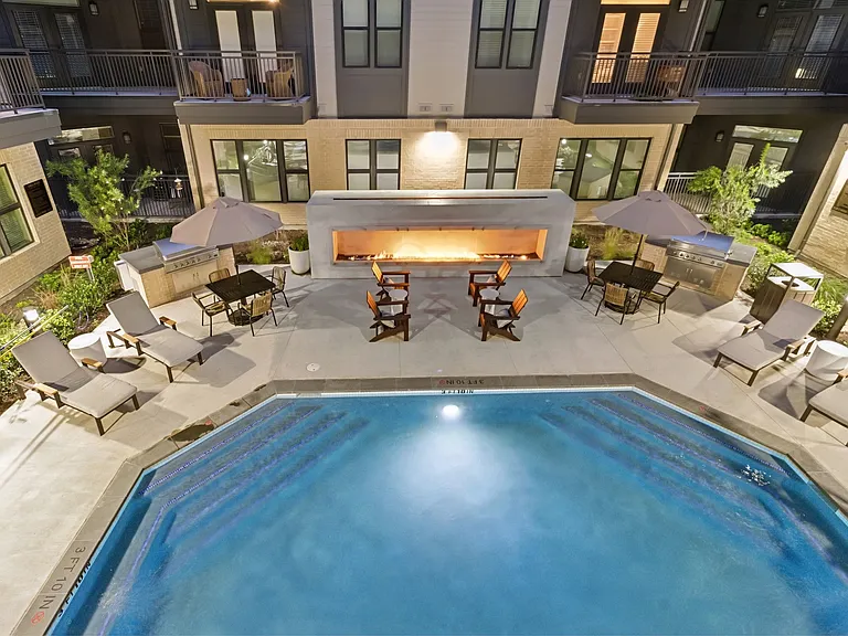 The Brentwood — Photo 21