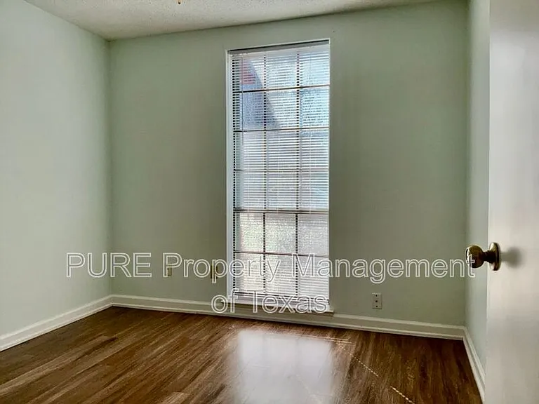 606 Eaglecreek Dr — Photo 16