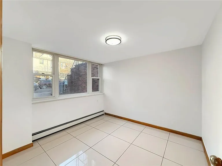 2532 E 26th St #1 — Photo 8