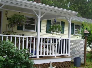 95 Mendell Rd, Rochester, MA 02770