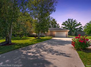 8439 Lewis Rd, Mount Morris, MI 48458
