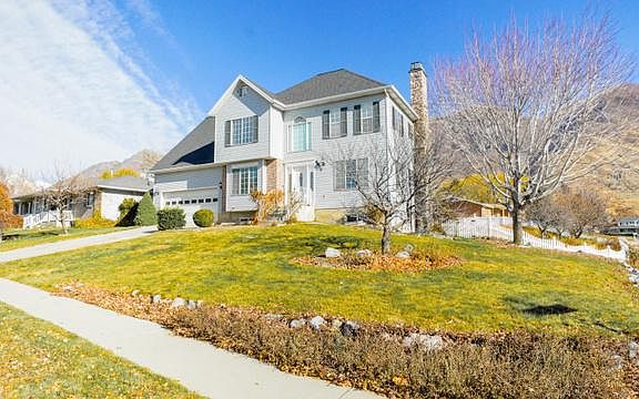 2nd image of 9870 N Meadow Dr