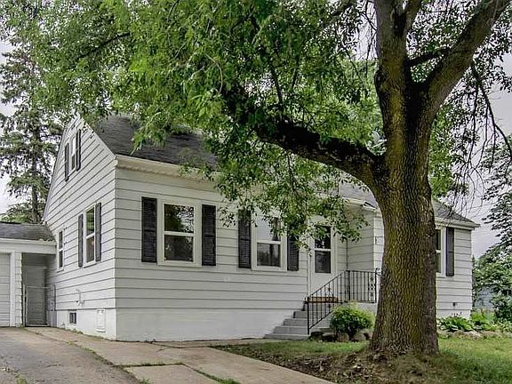 3rd image of 120 N Danz Ave