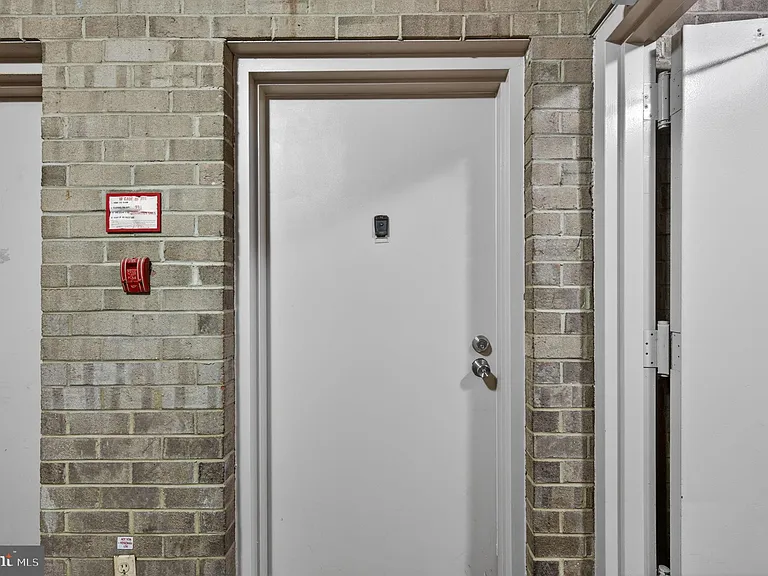 517 Florida Ave #T4 — Photo 5