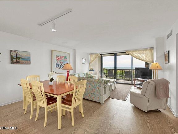 5th image of 95 S Lumina Avenue Unit 1b