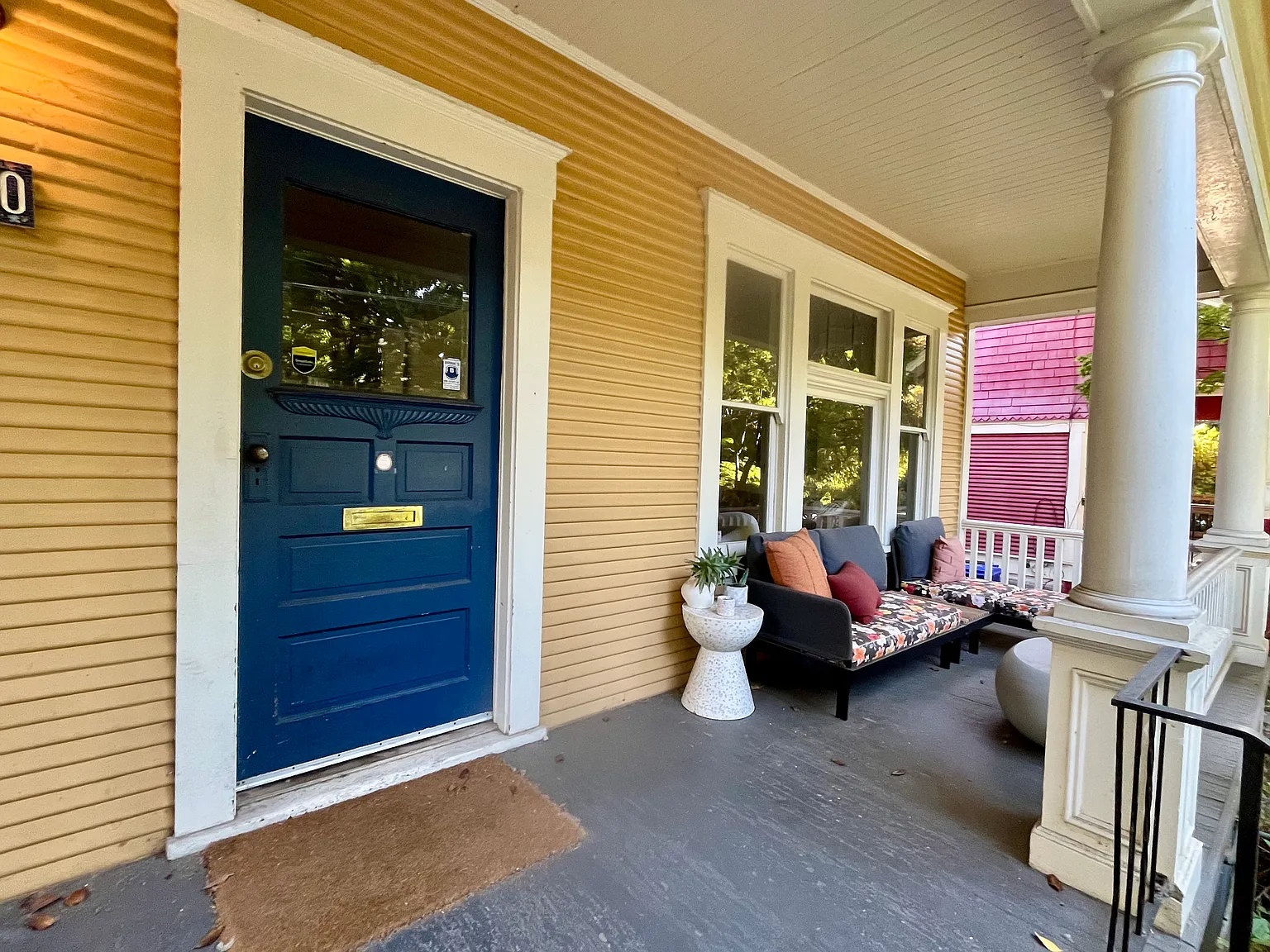 3 bed, 1.5 bath, 1350 sqft, $3,300 — Photo 3