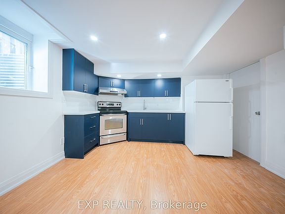 4th image of 45 Hemingford Pl #Basement