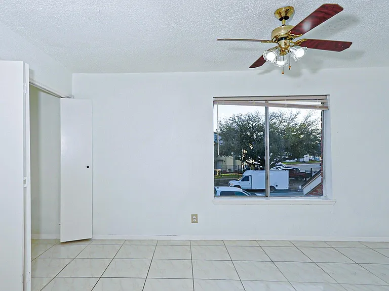 10920 Village Bend Ln #920 — Photo 15