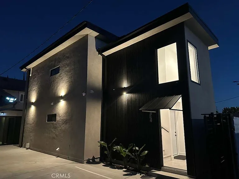 10017 Mason Ave #A — Photo 18