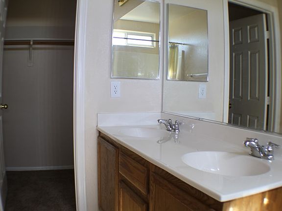 5th image of 2841 Swanson Ave