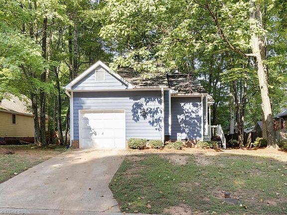 4th image of 4005 King Edward Ct