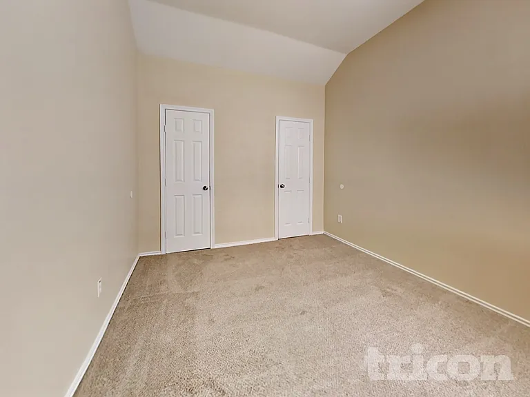 7811 Bluff Trail Dr — Photo 7