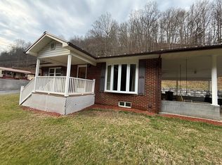 2486 Little Prater Rd, Grundy, VA 24614