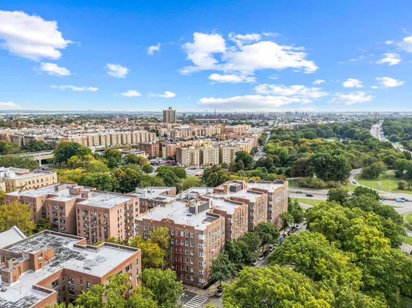 601 Pelham Parkway North image 22 of 22