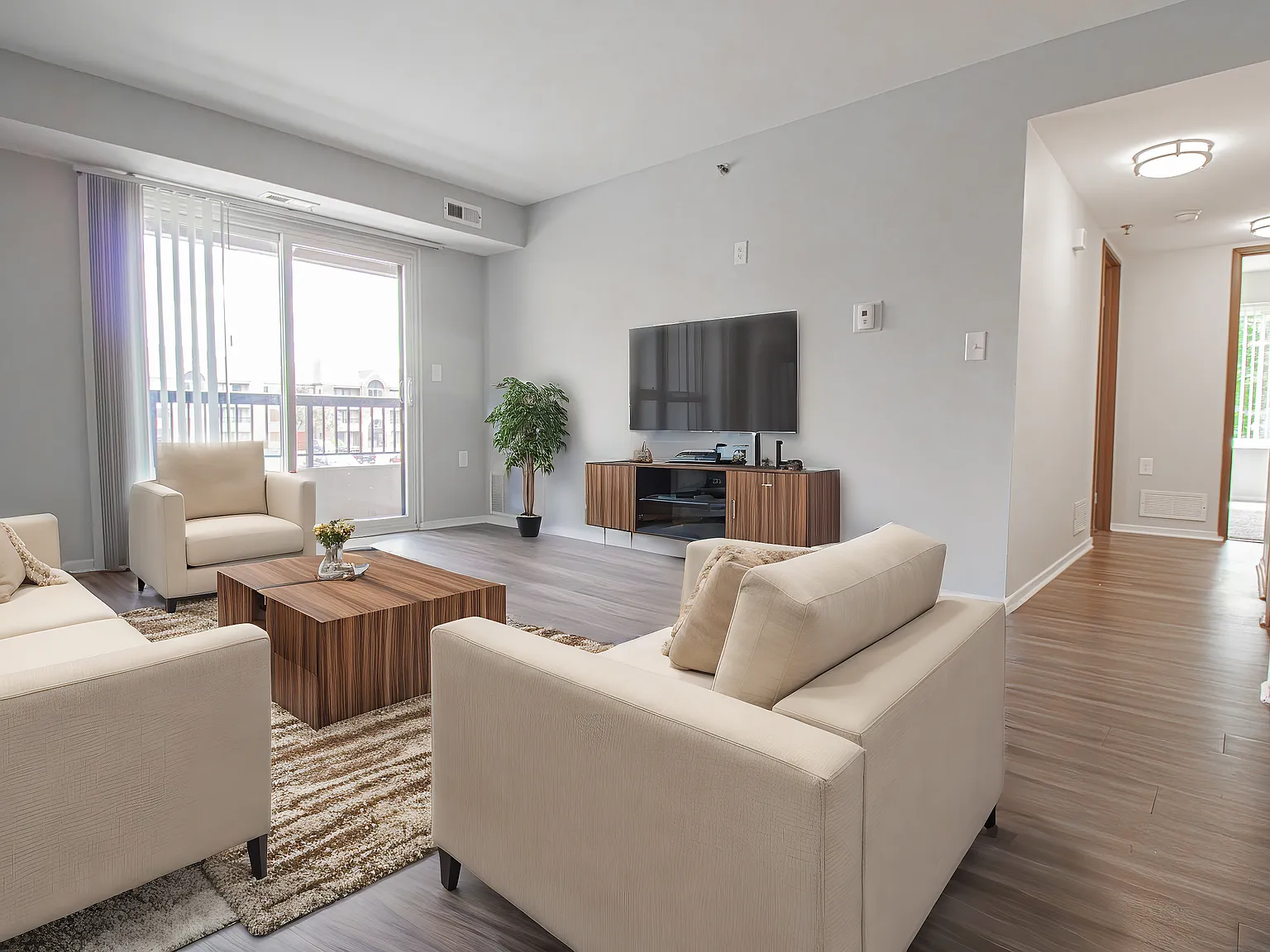 University Club Apartments — Photo 1