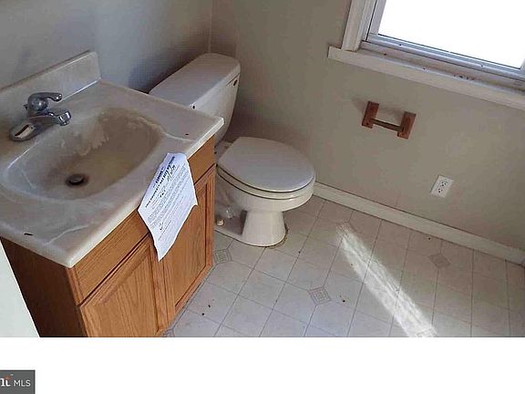 3rd image of 29 Mantua Rd
