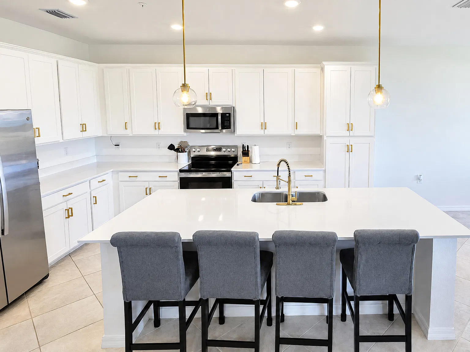 2 bed, 1200 sqft, $2,135 — Photo 1