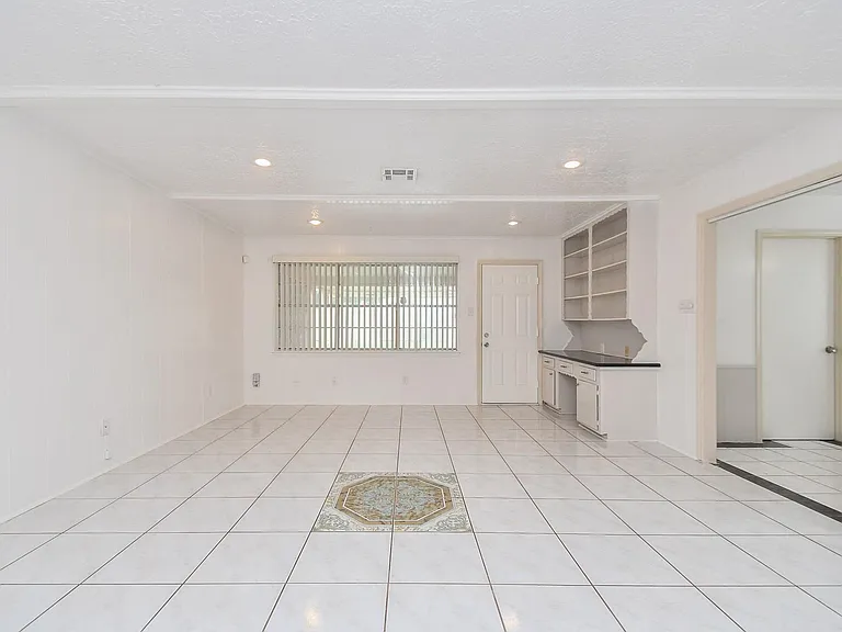 7714 Eichler Dr — Photo 8