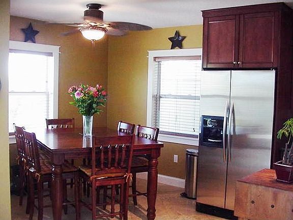 Eat In Kitchen