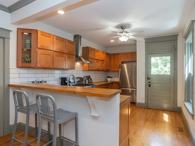 4519 N Sacramento Ave — Photo 9